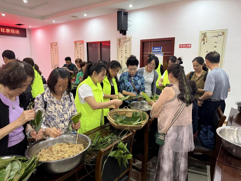 铜仁市侨联、碧江区侨联 在文笔峰社区开展宣讲和联谊活动