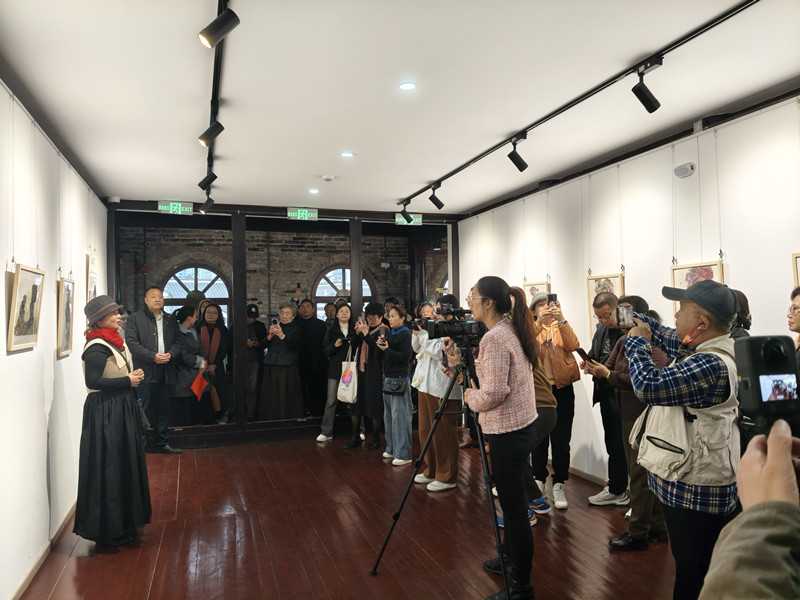 墨影寄故里 华人艺术家王兰返乡办展